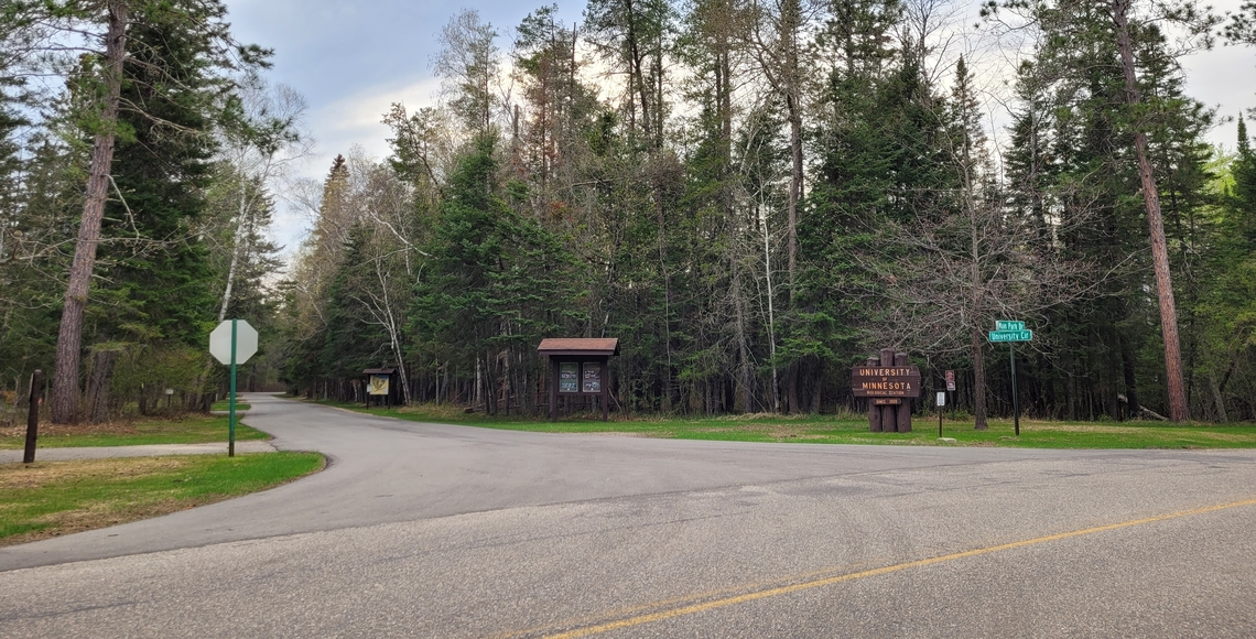 Road entrance to Itasca Station