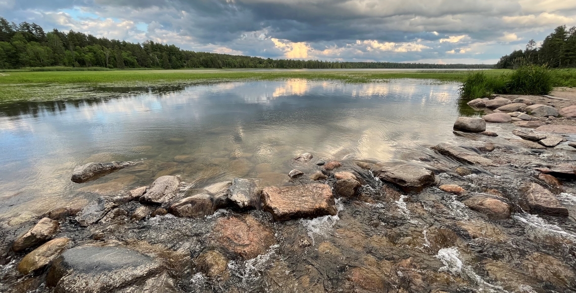 Itasca headwaters rocks